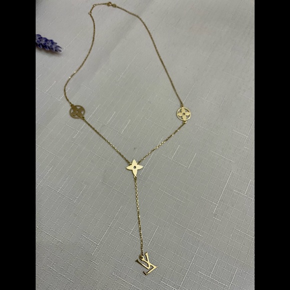 Pure 18K Inspired LV Necklace ⛓⭐️💛♥️ - Picture 5 of 11